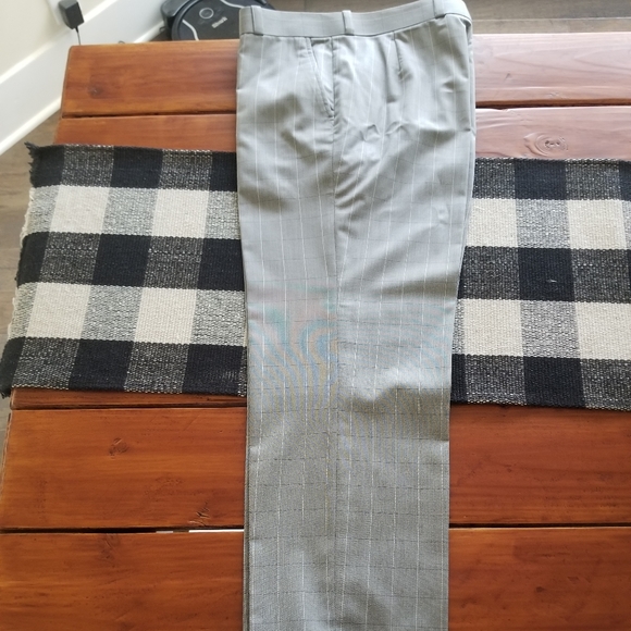 Suit - Picture 3 of 3